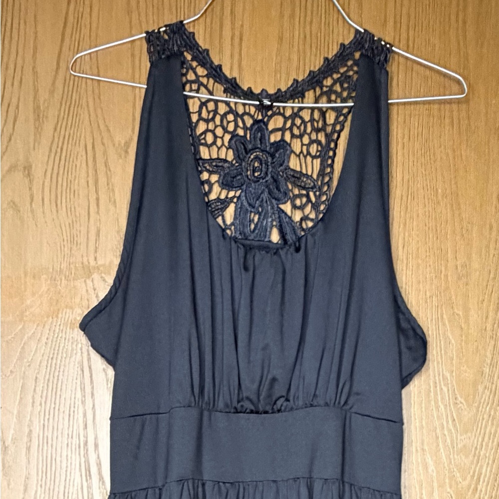BKMGC Elegant Black Sleeveless Midi Dress with Lace Detail